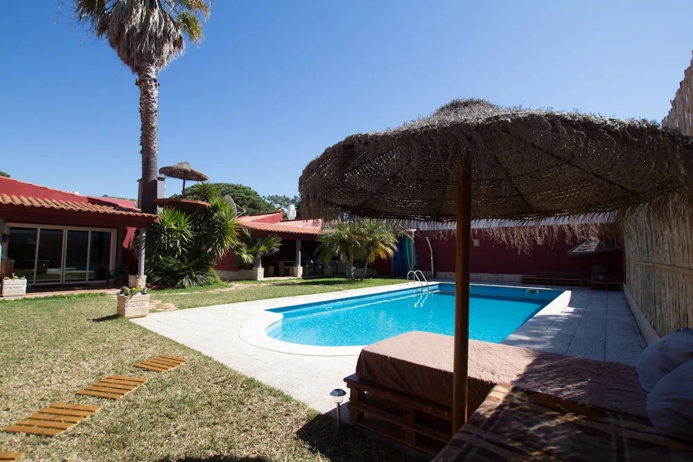 7 Waves Surf Hostel