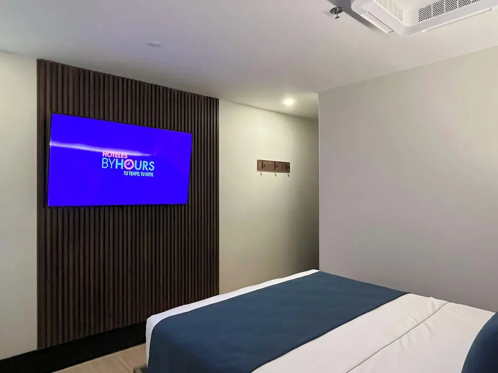 Hotel Continental ByHours