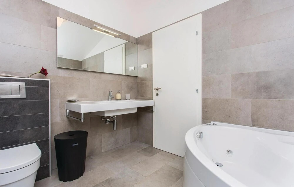 Awesome Home in Malinska With Wifi and 2 Bedrooms