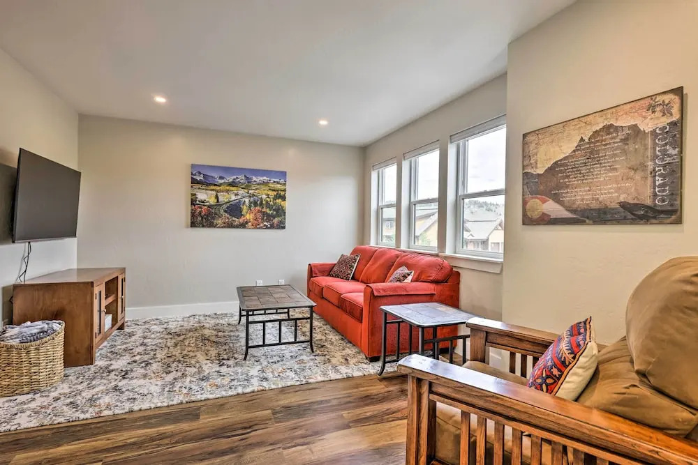 Walk To Golf: Modern Mtn-view Home in Granby
