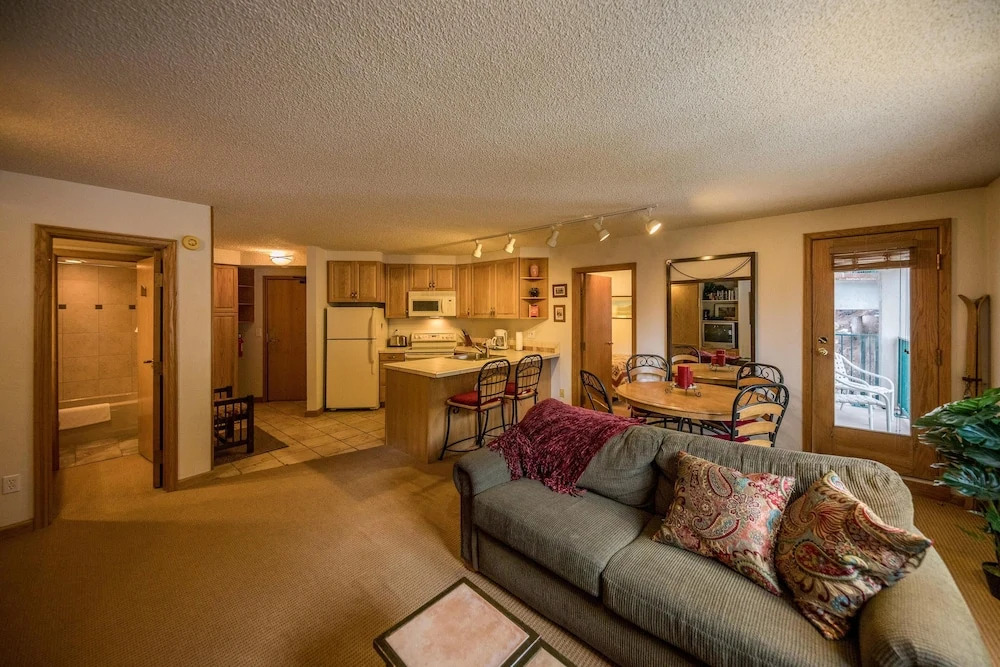 Iron Horse Studio Retreat