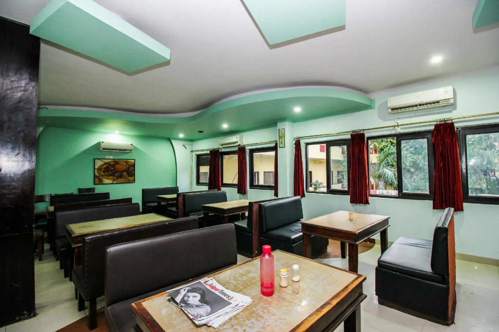 OYO Flagship 22531 C Scheme Ashok Nagar