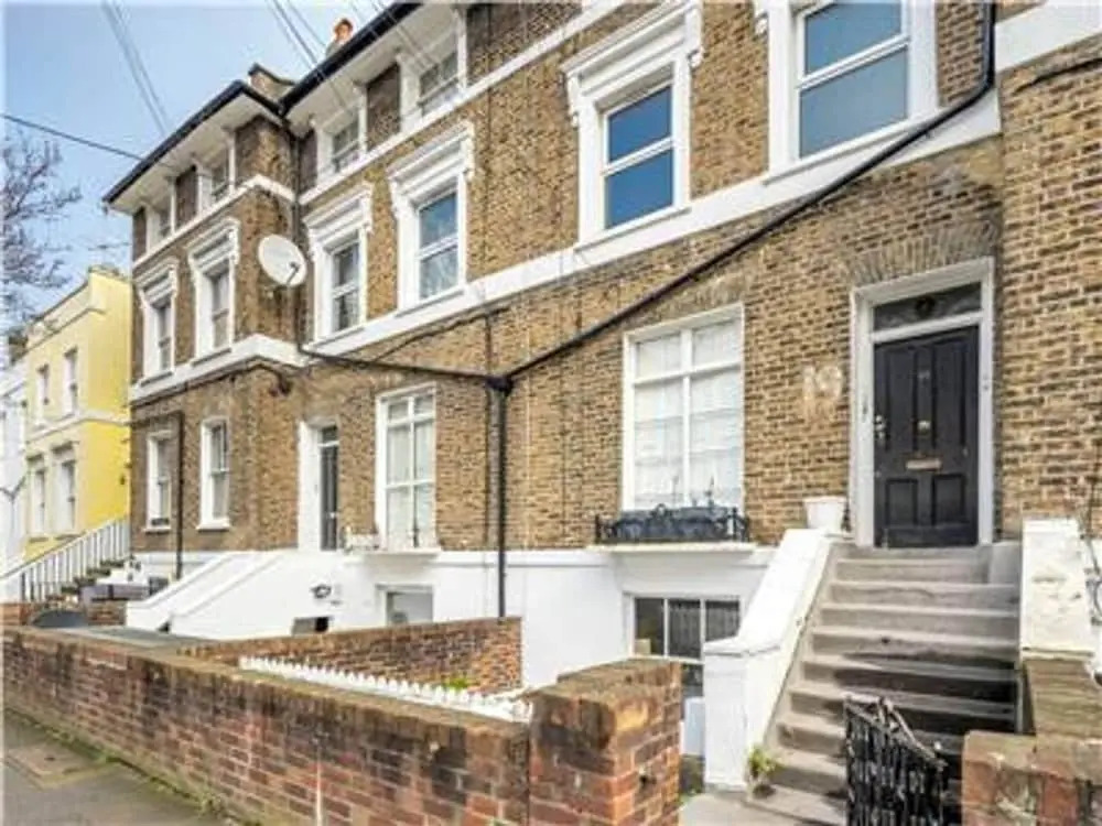 Charming flat w/ garden near Westfield (sleeps 4)
