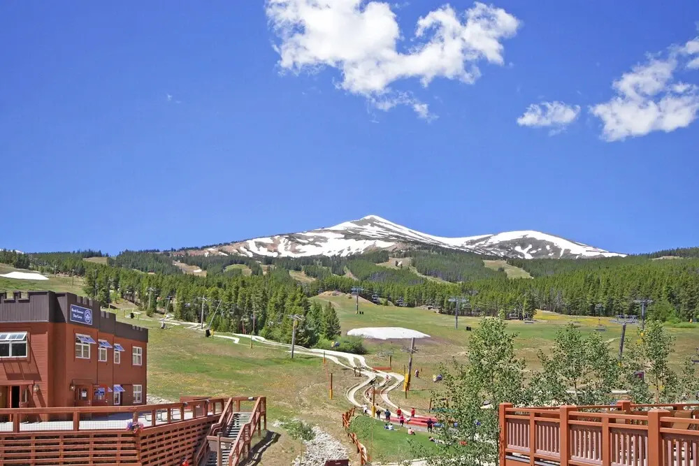 Luxury 2 Bedroom  At Base Of Peak 8! Condo by RedAwning