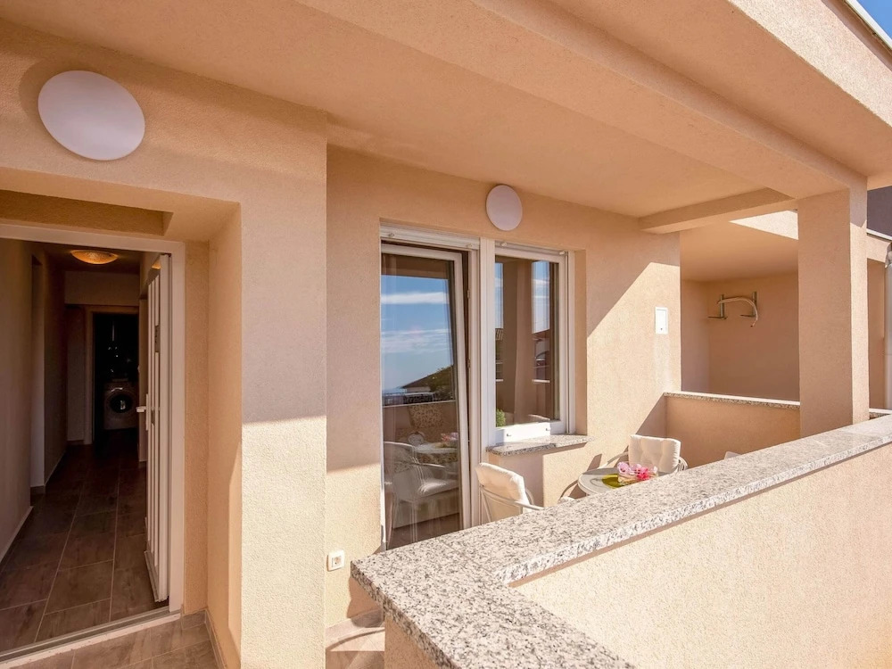 Peaceful Villa in Dramalj with Hot Tub