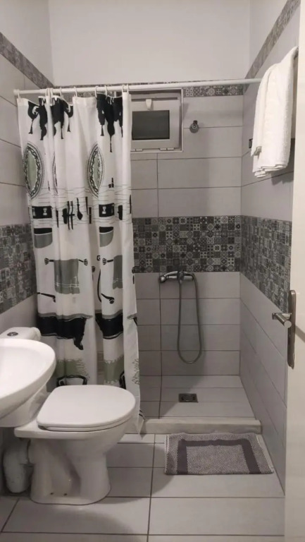 Elenis Rooms