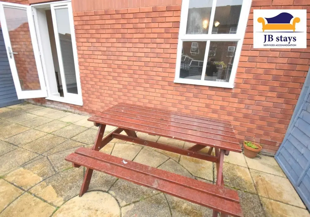 5 Bed House Leisure/business Free Parking