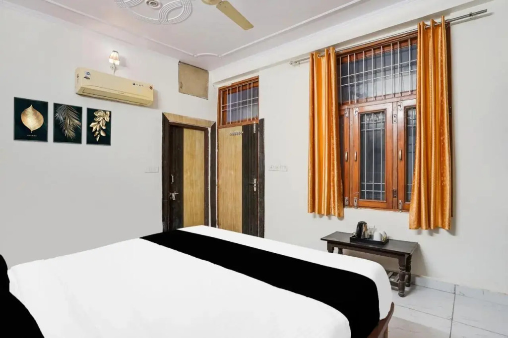 OYO 26462 Hotel Yatrik