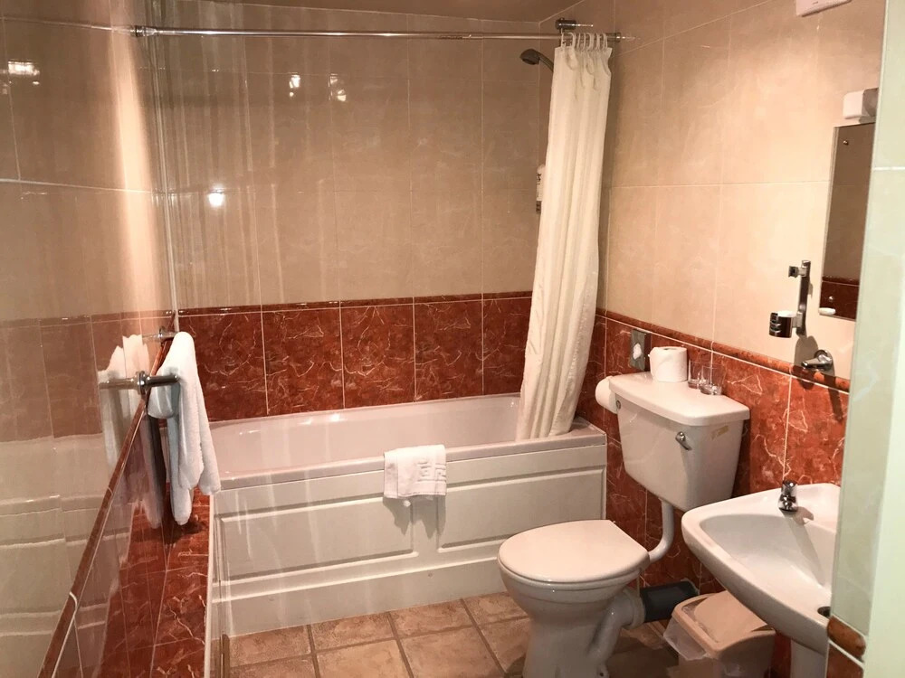 Chequers Lodge- Dalton-in- Furness- Self check in- for professionals and tourists