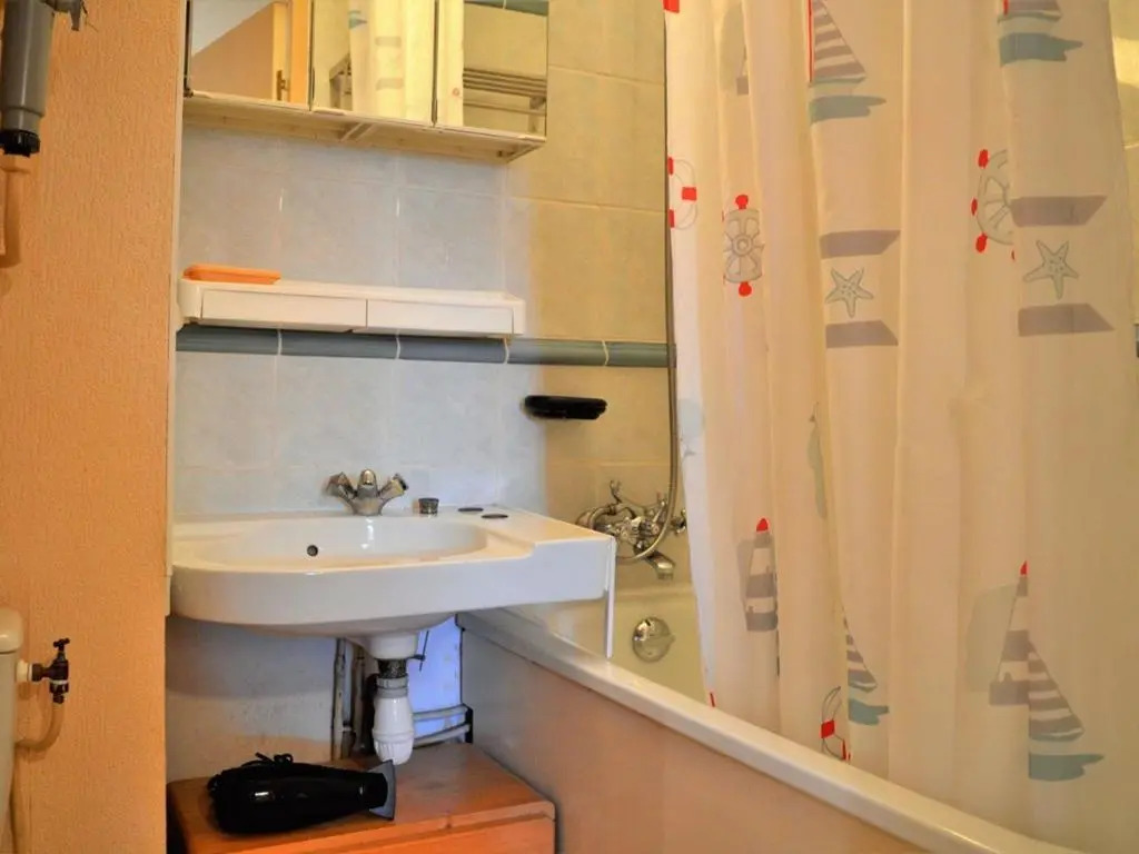 Appartement Bormes-les-Mimosas, 2 pièces, 4 personnes - FR-1-251-334