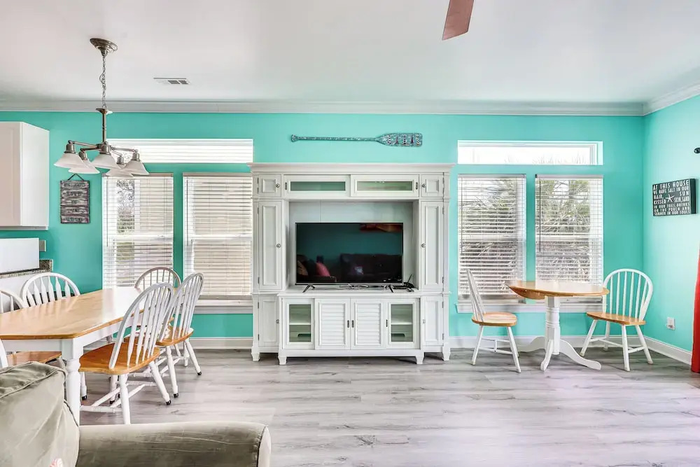 Calm Coastal Haven w/ 2 Balconies Near Beach