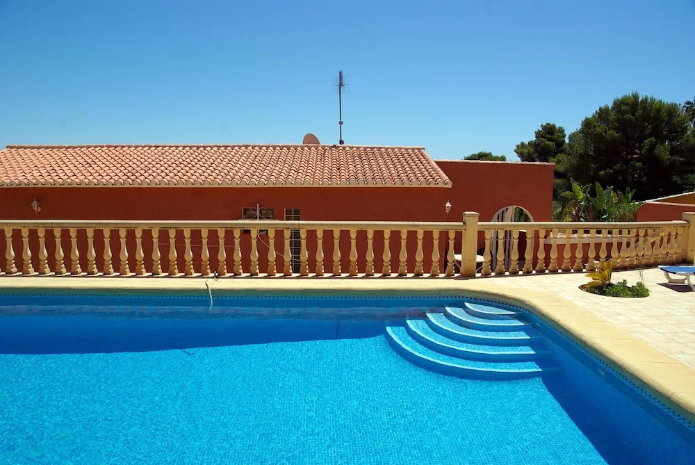 Villa June