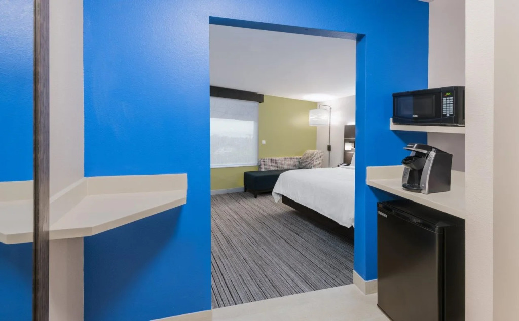 Holiday Inn Express & Suites- Sugar Land SE - Missouri City by IHG