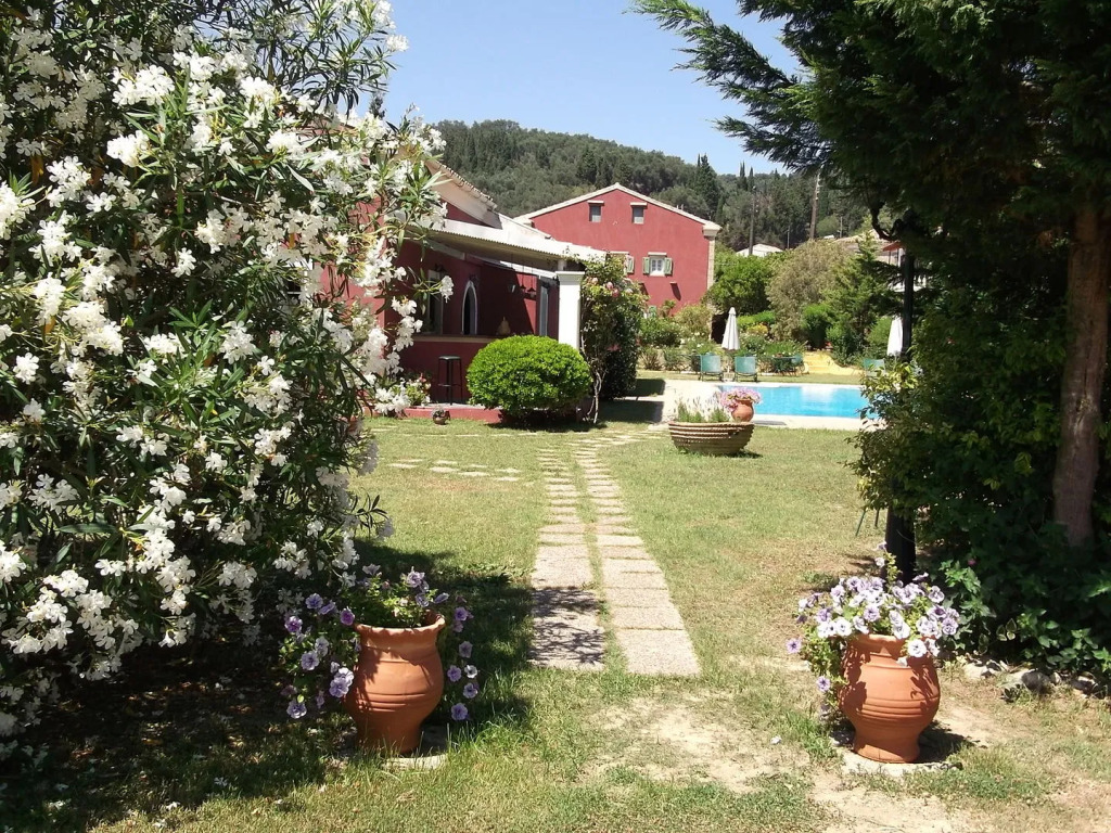 Villa De Loulia