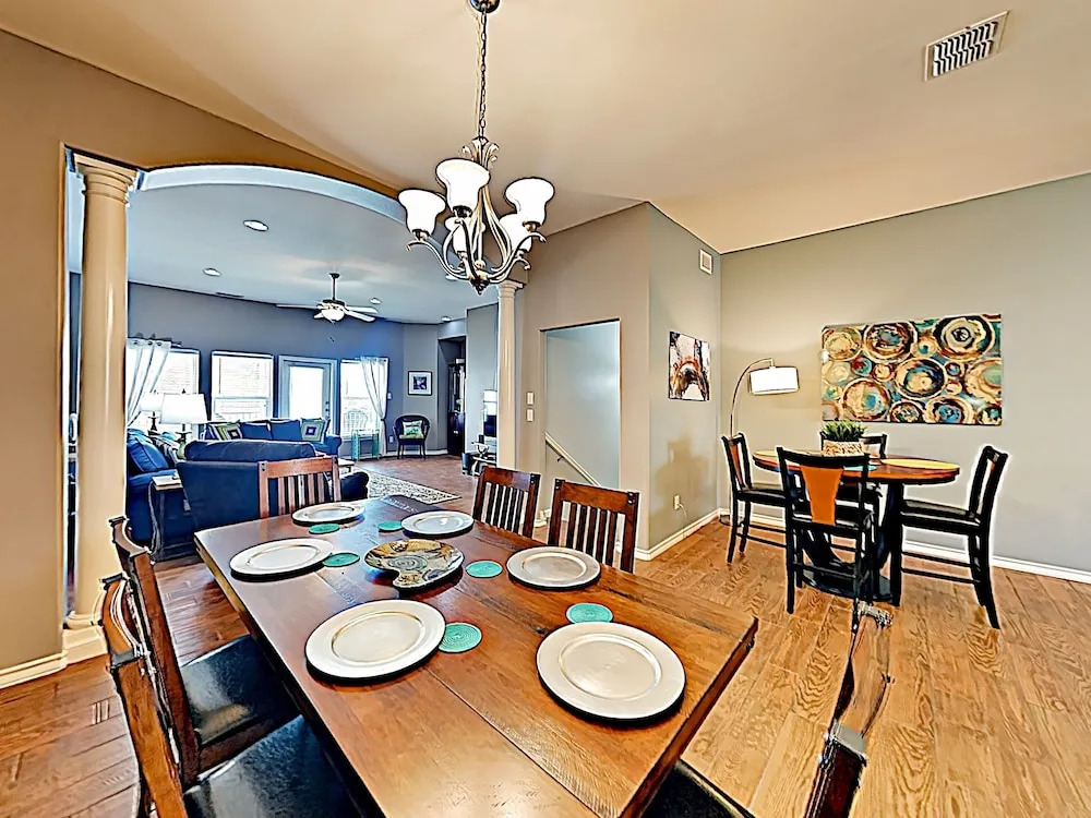 New Listing! Coastal Escape W/ Pool, 200 To Beach 4 Bedroom Townhouse