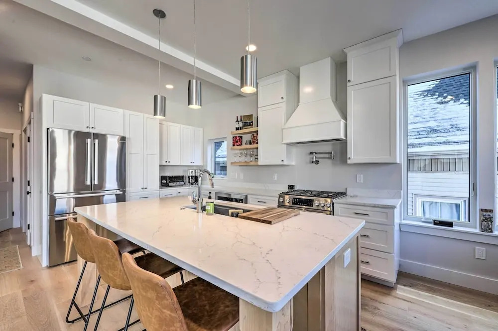 Spacious Portland Home: Walk Downtown
