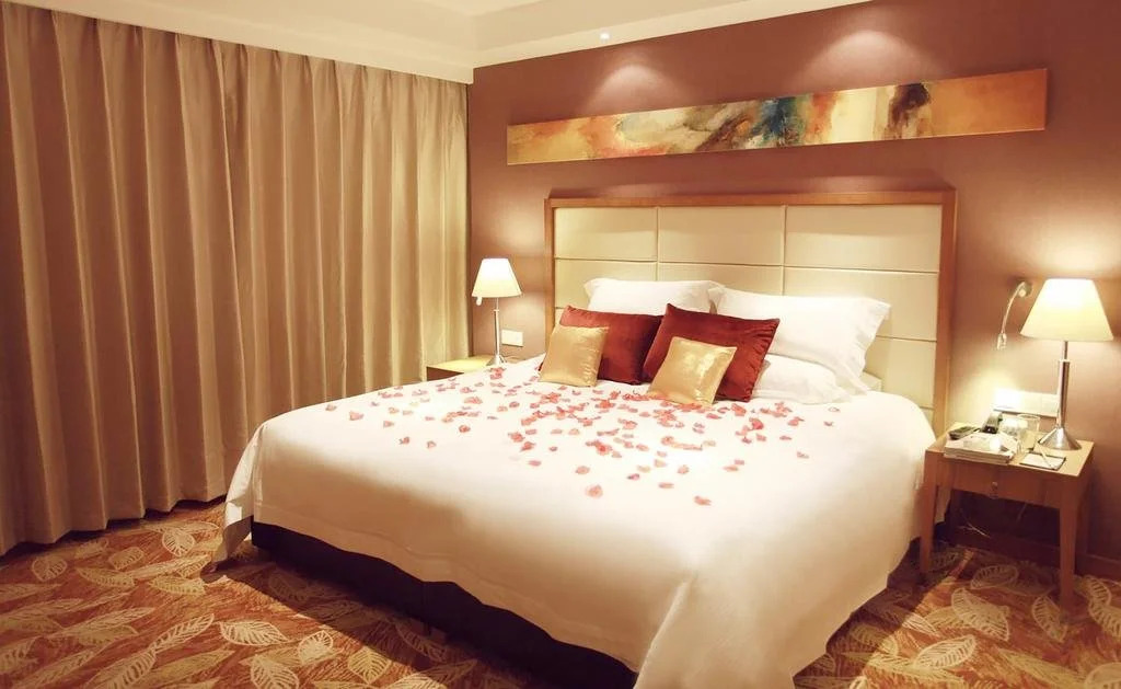 Home Inn Plus Shanghai Xintiandi Lujianbang Road Subway Station