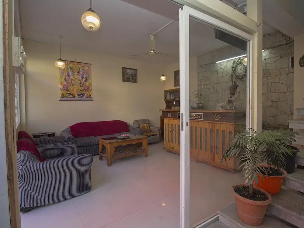 Hidden Gem Residency