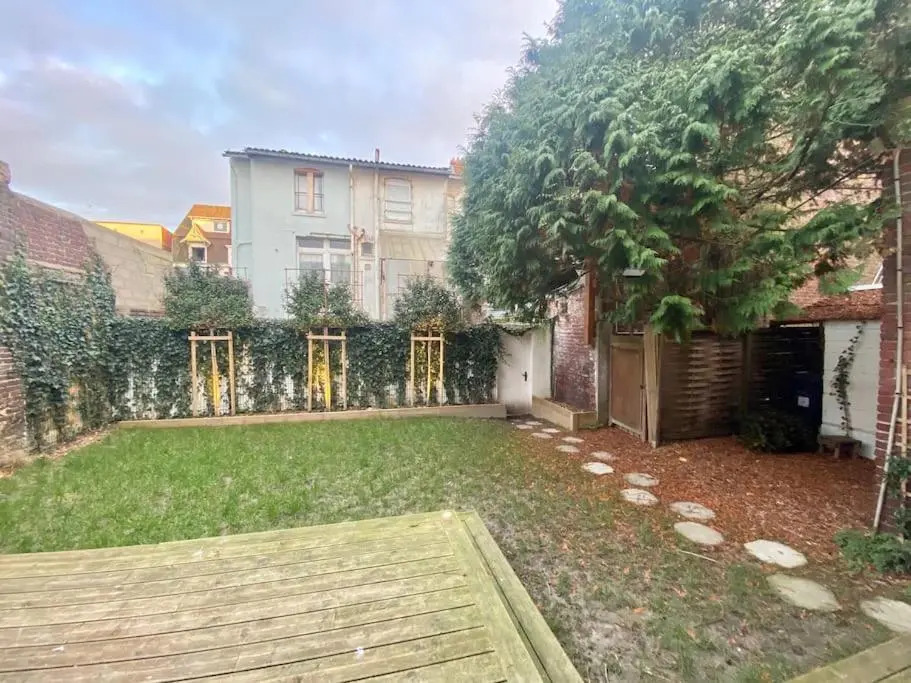 Charmante maison 4 pers hyper centre avec jardin.