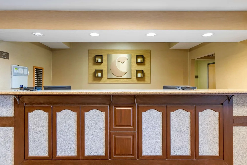Comfort Suites