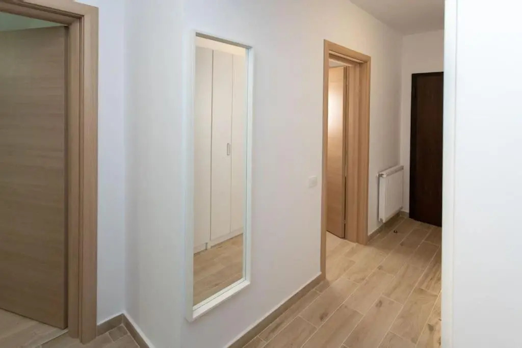 Amazing Apartament with Garden / Bucharest Airport Henri Coanda