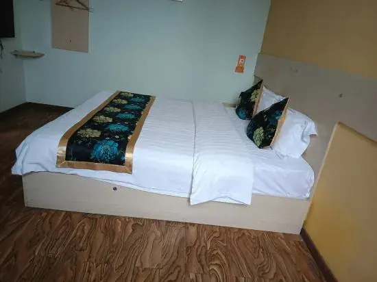 Hello Light Hotel (Jindang Hantan Bridge)