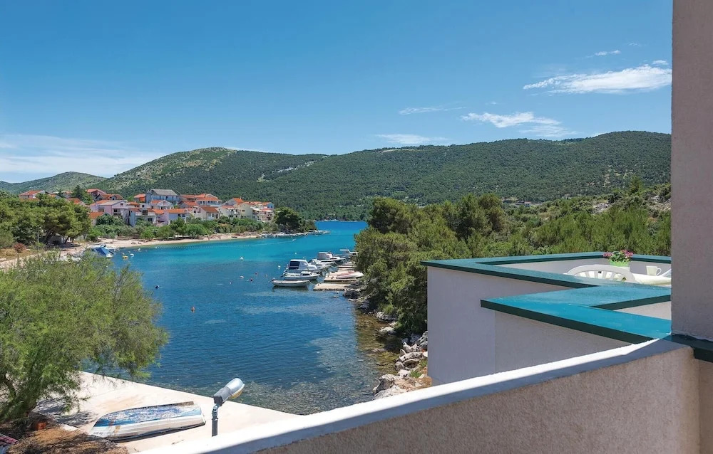 Amazing Home in Grebastica With Wifi and 1 Bedrooms