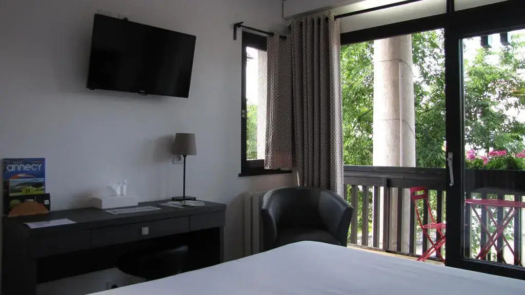 Logis hôtel Annecy nord / Argonay