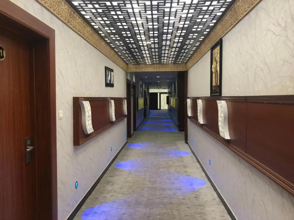 Meral Crown Hotel