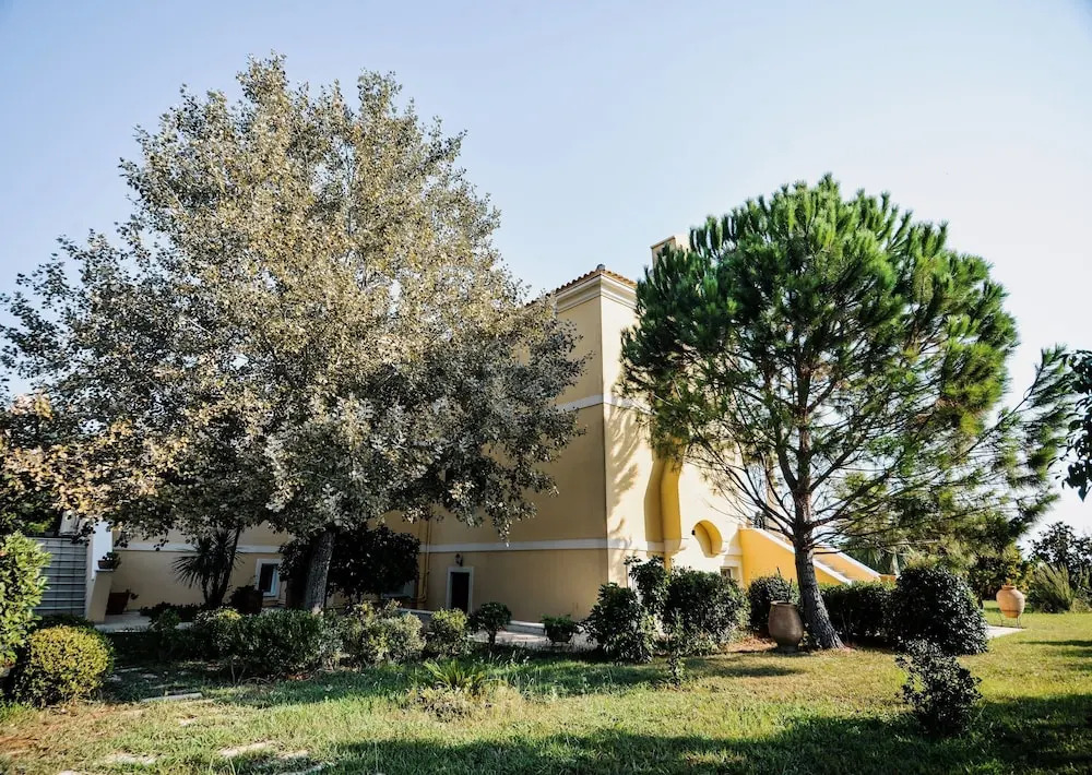 Villa Ellania