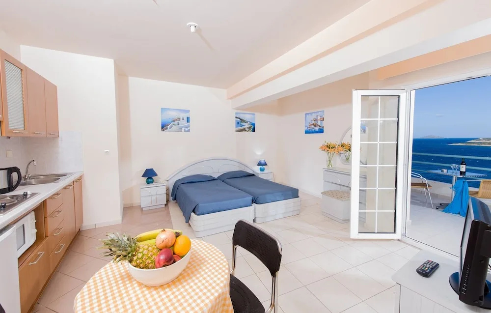 Creta Hotel