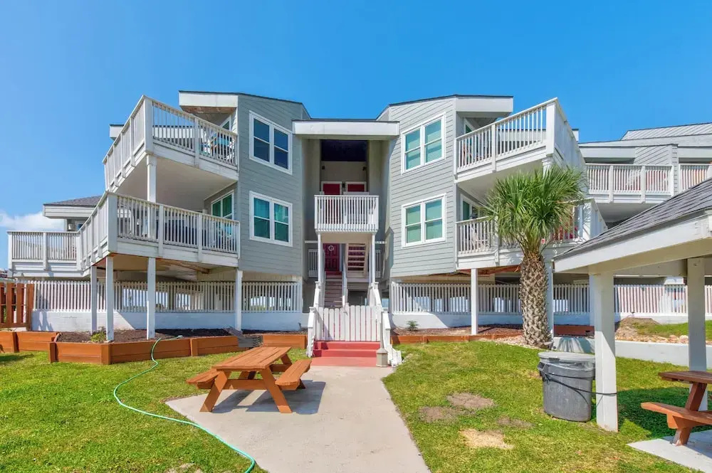 Gulf Breeze by Silver Sands Vacation Rentals