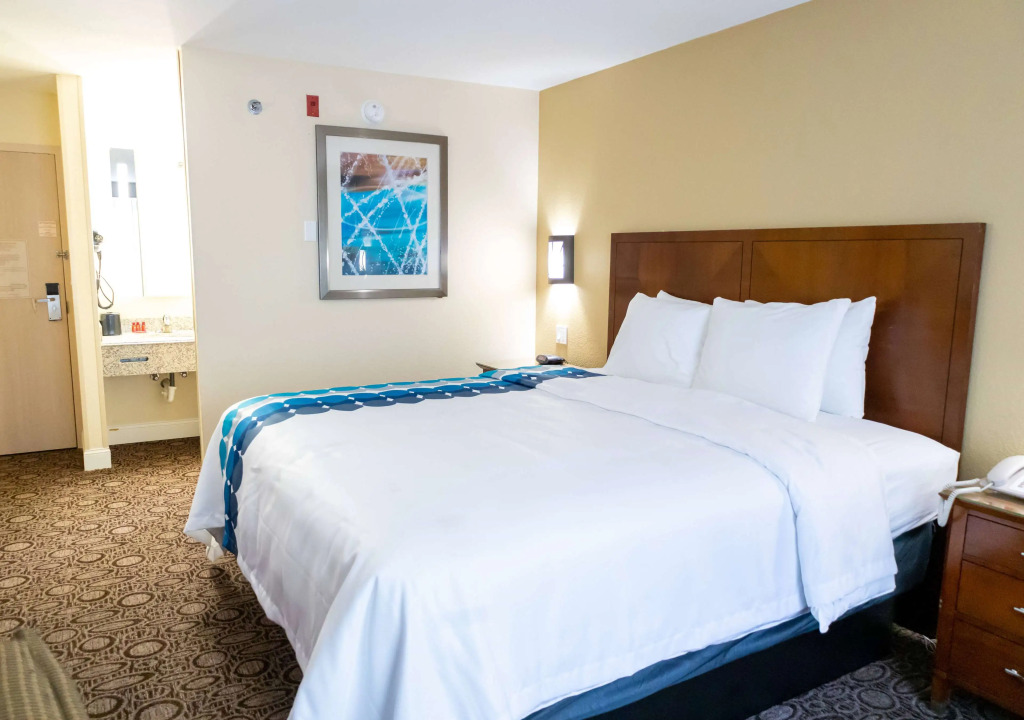 Baymont by Wyndham College Park Atlanta Airport South