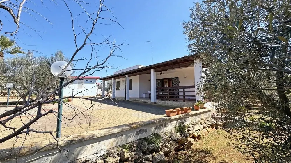 Villa Ulivo Sleeps 7 Garden Close to the sea