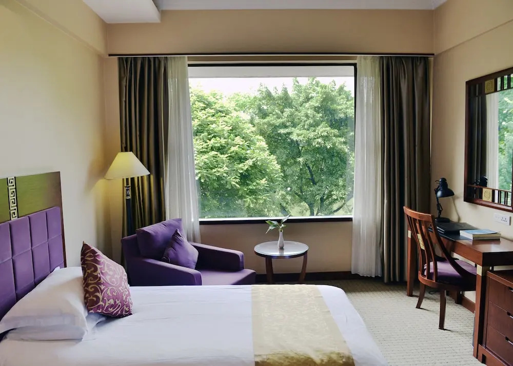 Rong Hu Hotel
