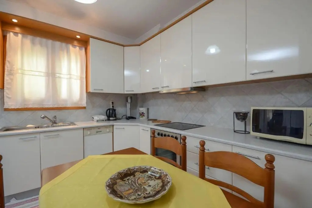 Independent AGAPITOS APART , 2BDRM, private patio