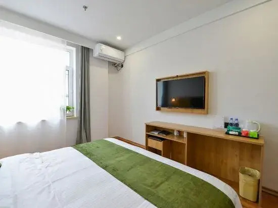 GreenTree Inn Zhixun (Dalian Zhoushuizi Airport Xinzhaizi Metro Station)