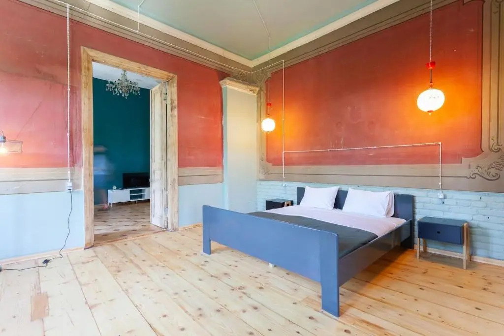Wehost Sunny Apartment