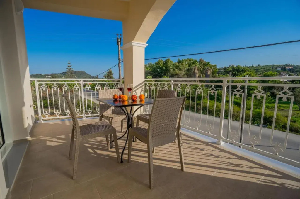 Katsaros Luxury Apts II 5 Min Walk To Beach