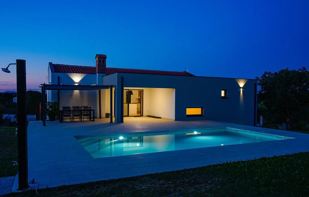 Awesome Home in Vintijan With 3 Bedrooms, Wifi and Outdoor Swimming Pool