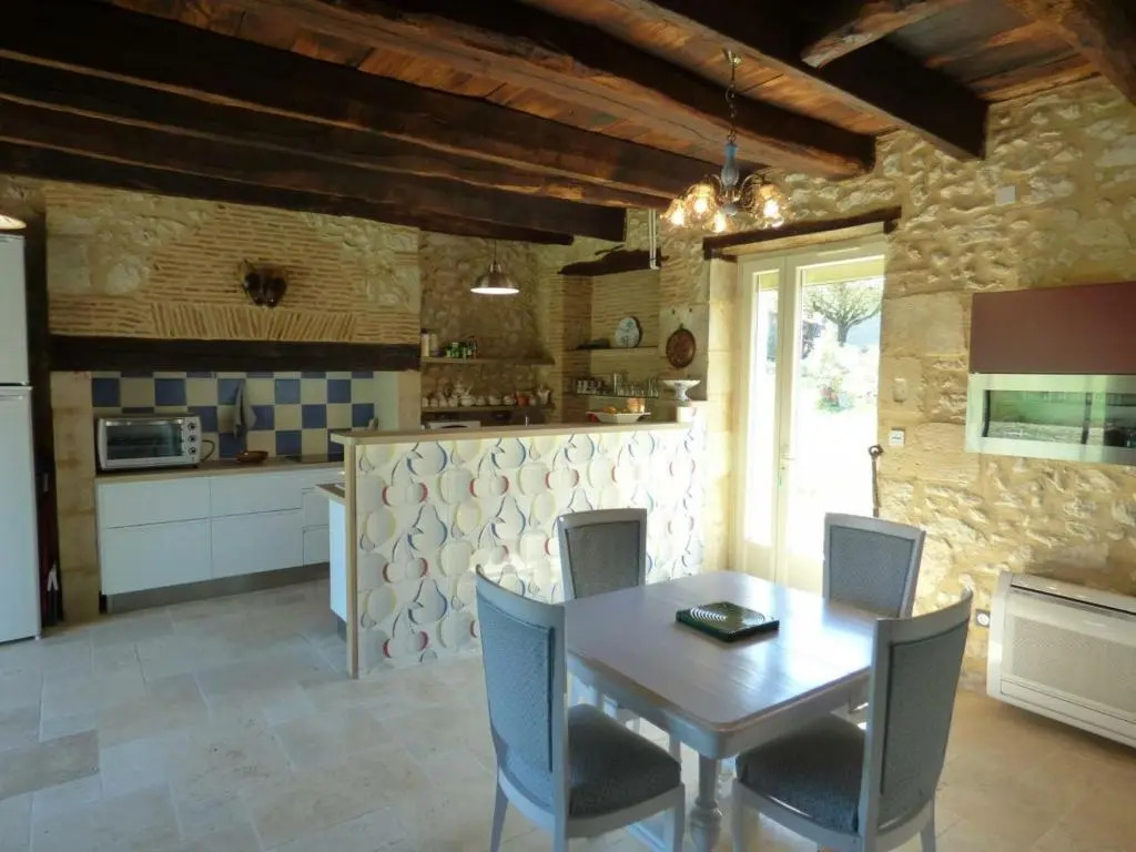 Gîte Saint-Pierre-de-Chignac, 3 pièces, 6 personnes - FR-1-616-18