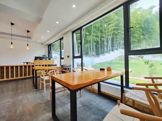 South Hill Bamboo Sea Jiuyue Mountain Lodge (Tianmu Lake Yushui Hot Spring)