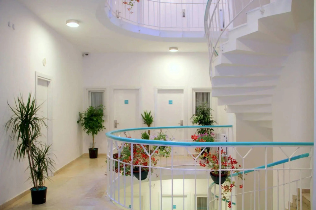 Yazar Hotel