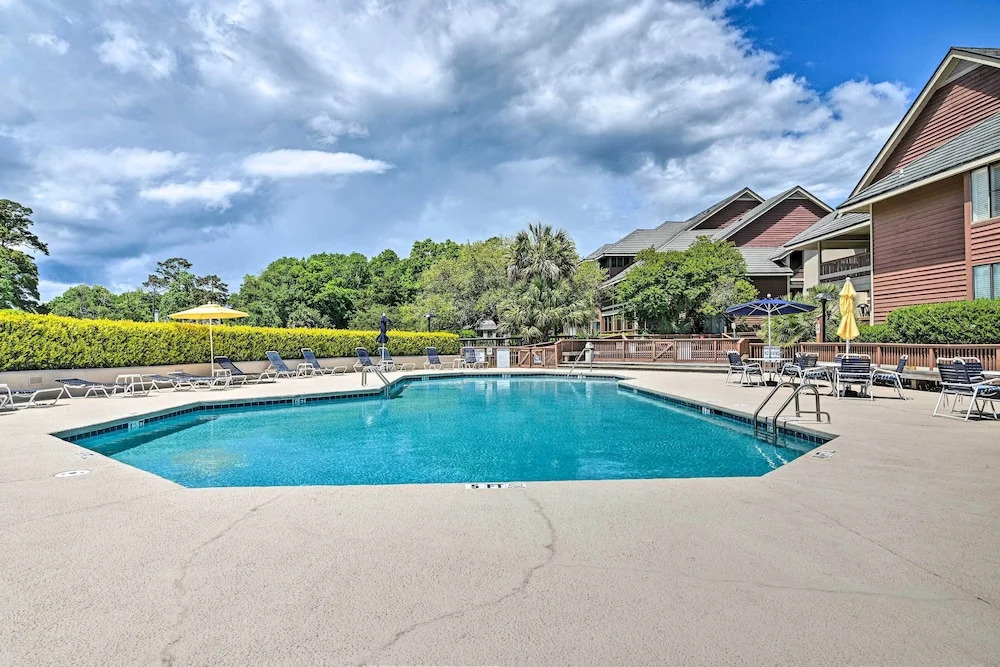 Lakefront Myrtle Beach Condo w/ Shared Pools!