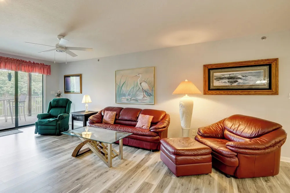 Tranquil Osage Beach Condo w/ Waterfront Decks!