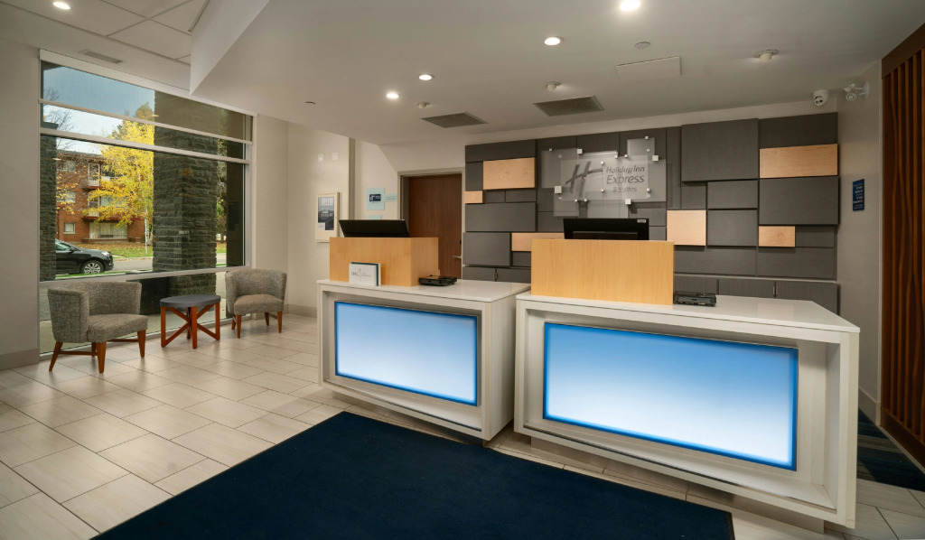 Holiday Inn Express & Suites - Brandon by IHG