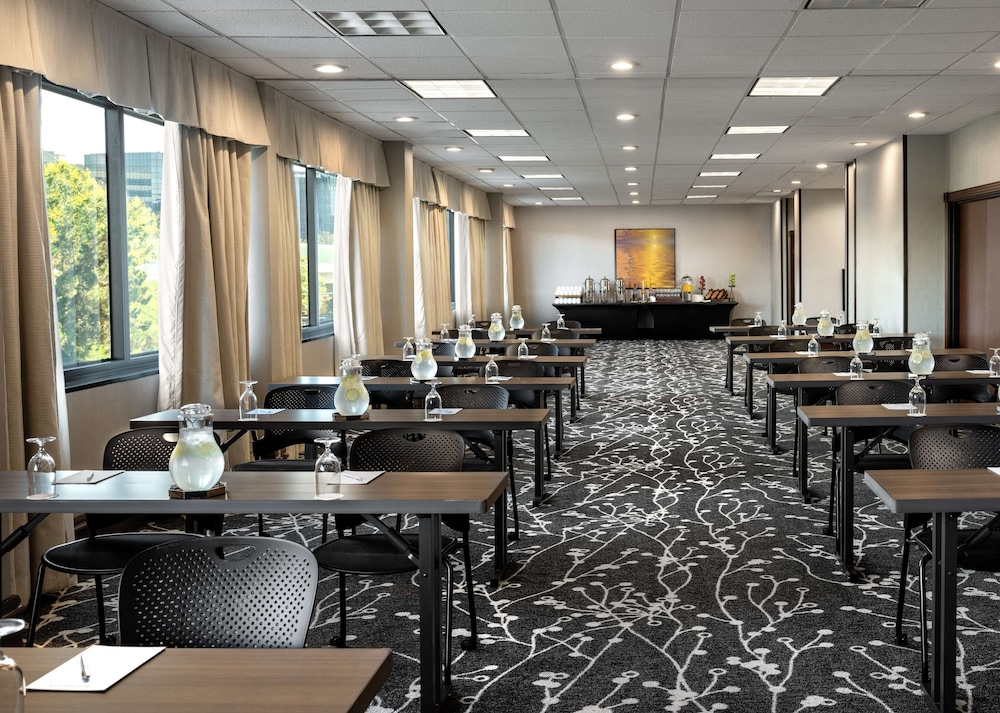 Wyndham Irvine-Orange County Airport