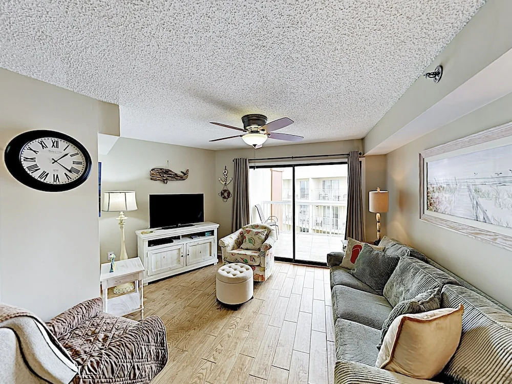 Beachfront With Indoor/outdoor Pool 2 Bedroom Condo