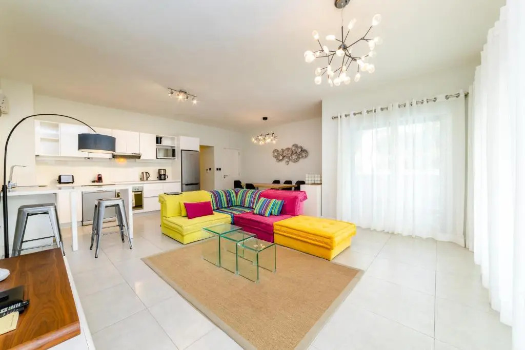 Beachcove Apt No 10