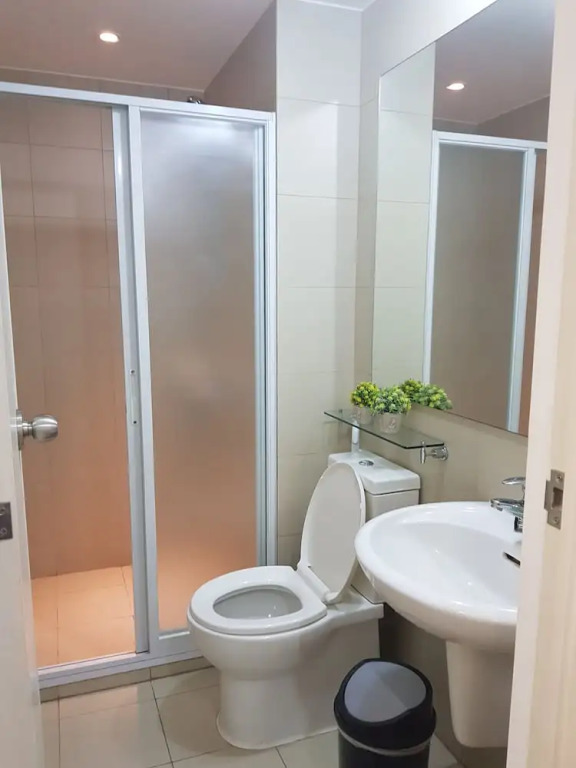 Manila Urban Resort at Azure